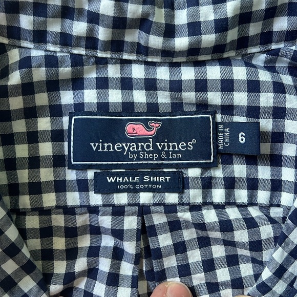 Vineyard Vines Boys size 6 button down. Perfect condition. - Picture 2 of 2